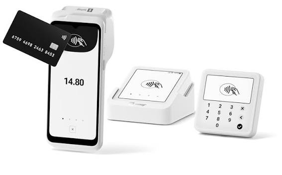 Terminal de paiement SAMA et application mobile affichant le chiffre d'affaires du jour
